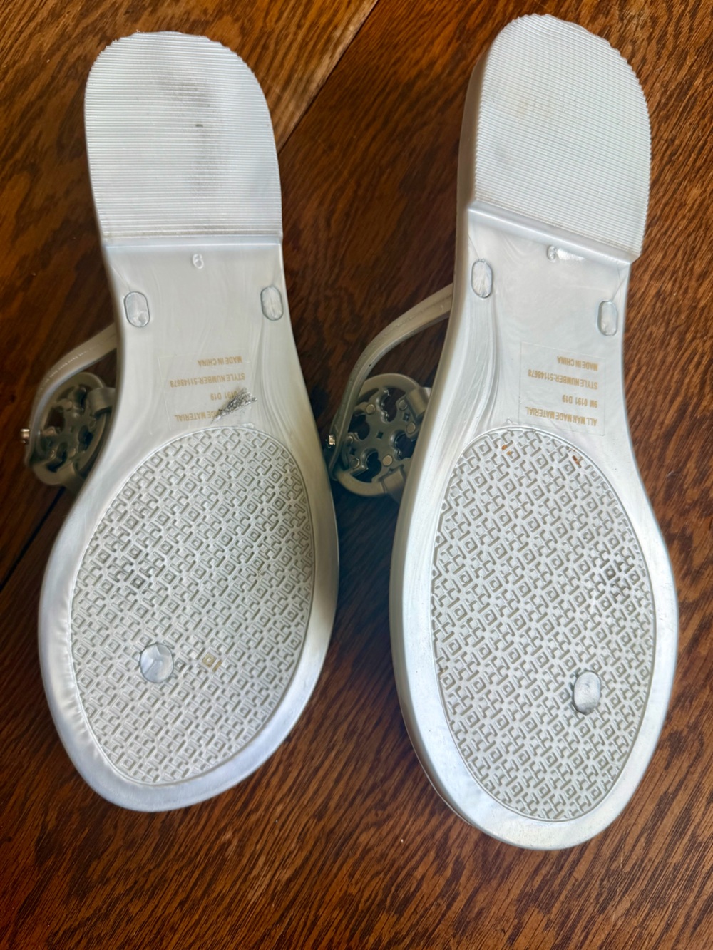 Tory Burch White Logo Jelly Thong Sandals - Picture 3 of 5